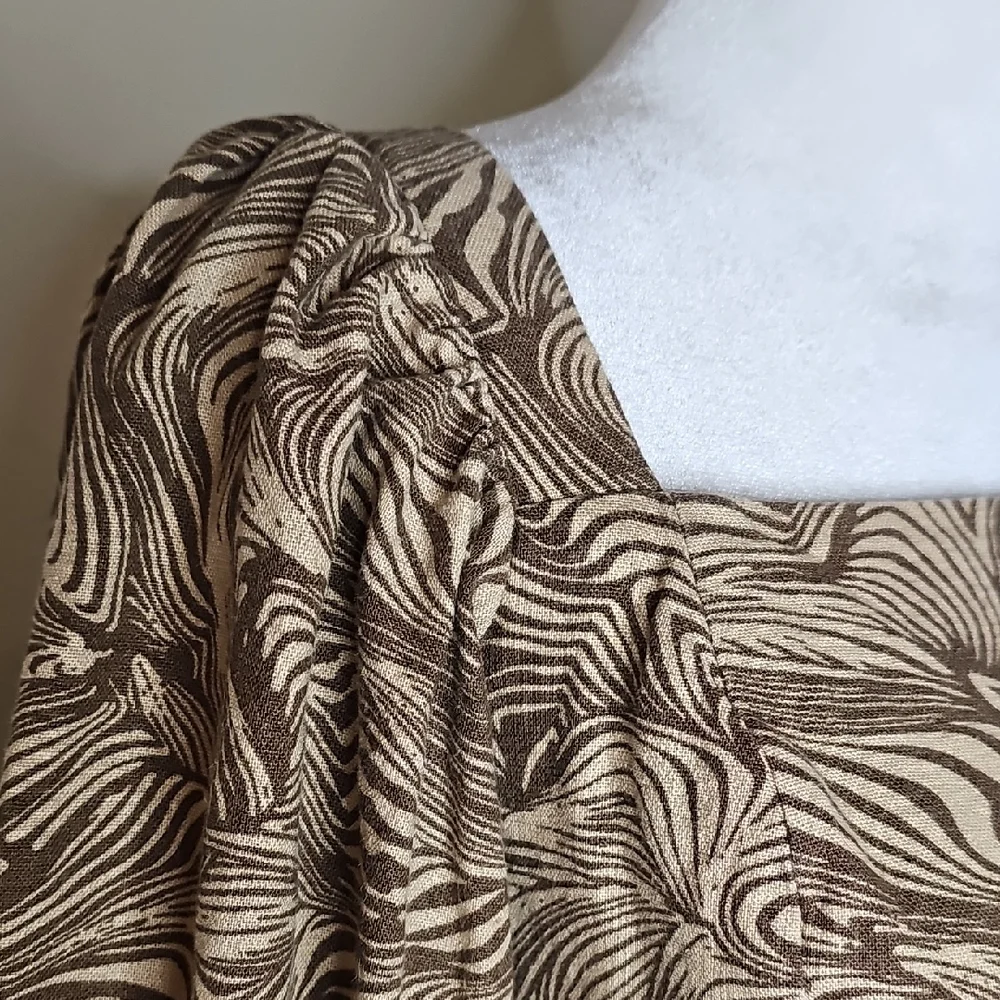 House of Harlow Square Neck Puff Sleeve Mini Dress in Brown Swirl Print - Picture 3 of 13